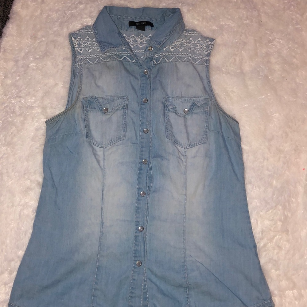 Jean short sleeve buttoned up shirt.